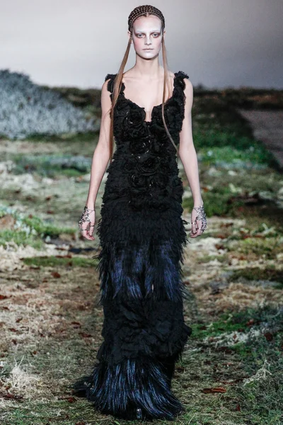 Look 29